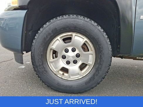 Used 2009 Chevrolet Silverado 1500 W/T AWD/4WD image 26