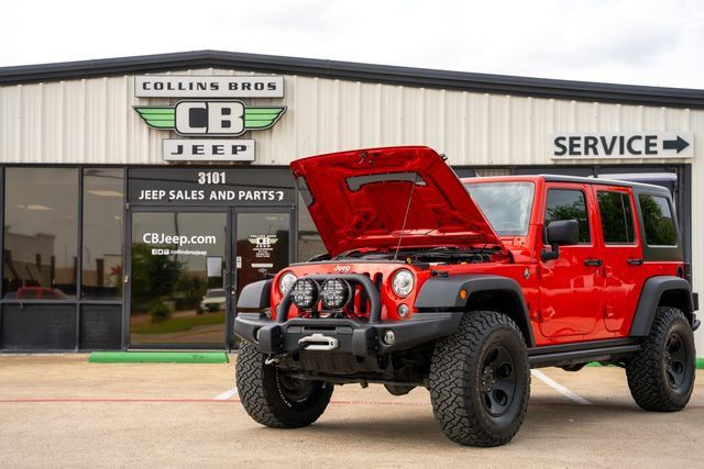 Used 2017 Jeep Wrangler Unlimited Rubicon w/ Connectivity Group AWD/4WD image 11