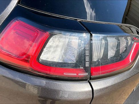 Used 2020 Jeep Cherokee Limited image 26