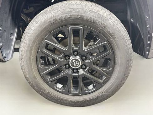 Used 2024 Toyota Tundra Limited AWD/4WD image 35