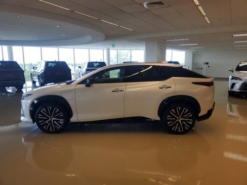 Used 2023 Lexus RZ 450e Premium image 8