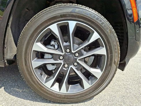 Certified 2023 Jeep Grand Cherokee Overland w/ Luxury Tech Group IV AWD/4WD image 8