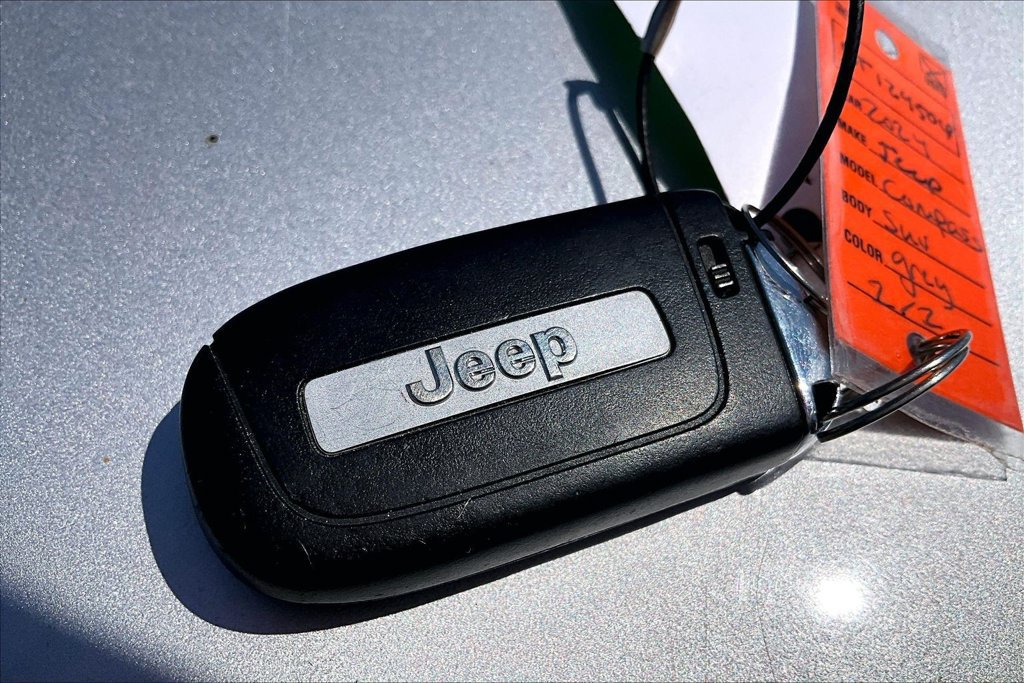 Used 2024 Jeep Compass Latitude AWD/4WD image 12