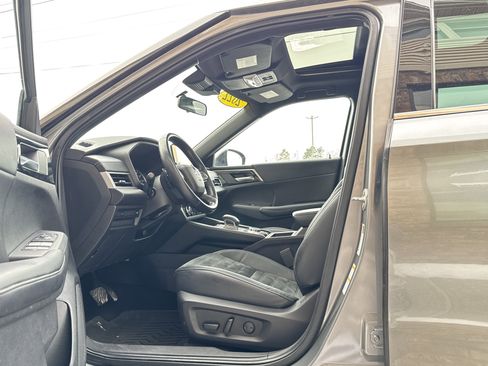 Used 2022 Mitsubishi Outlander SEL Black Edition image 9