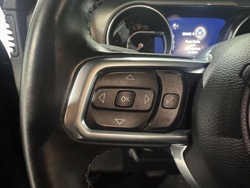 Used 2019 Jeep Wrangler Unlimited Sahara w/ Uconnect 4C Nav & Sound Group AWD/4WD image 6