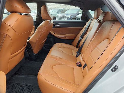 Certified 2022 Toyota Avalon Limited w/ Advanced Safety Package FWD image 10