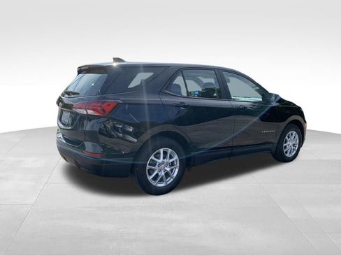 Used 2023 Chevrolet Equinox LS FWD image 5