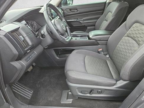 Certified 2024 Nissan Pathfinder SV image 15