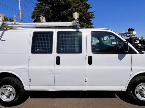 Used 2014 Chevrolet Express 2500 RWD image 5