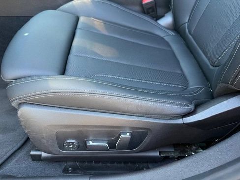 Used 2024 BMW 330i xDrive Sedan w/ Premium Package AWD/4WD image 9