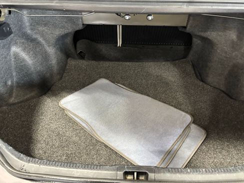 Used 2016 Toyota Camry image 29