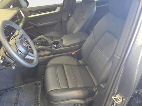 Used 2026 Porsche Cayenne Coupe AWD/4WD image 18