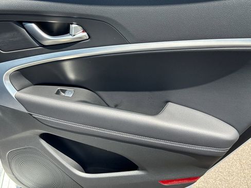 Used 2024 Genesis G70 2.5T RWD image 16