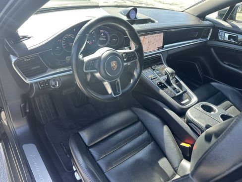 Used 2018 Porsche Panamera 4 image 19