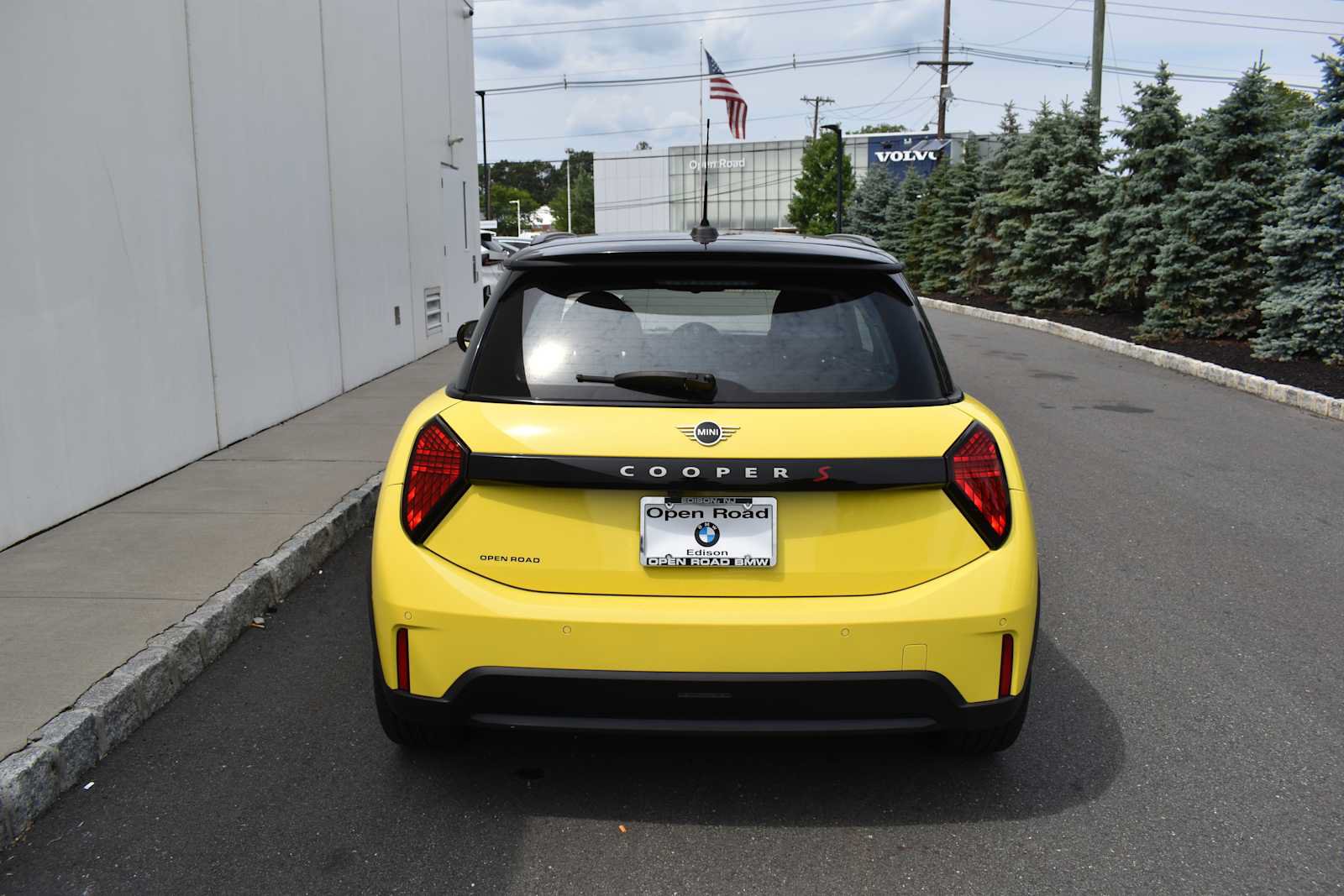 Used 2025 MINI Cooper S FWD image 6