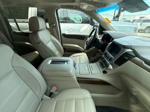Used 2019 GMC Yukon XL Denali w/ Denali Ultimate Package AWD/4WD image 13