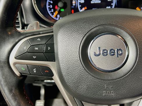 Used 2021 Jeep Grand Cherokee Trailhawk w/ Trailhawk Luxury Group AWD/4WD image 18