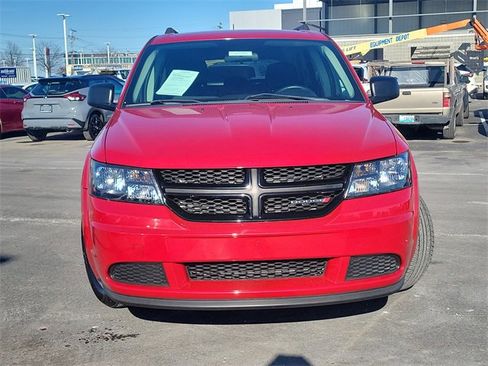 Used 2018 Dodge Journey SE w/ Connectivity Group image 2