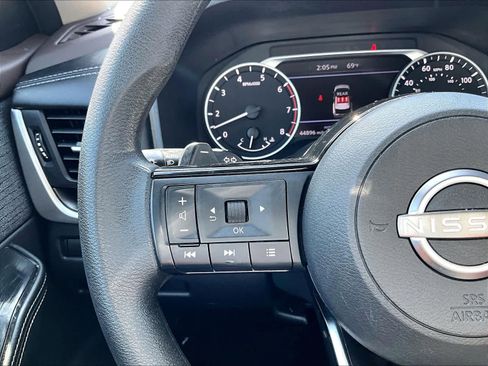 Certified 2023 Nissan Rogue SV image 23