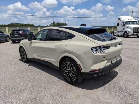 Used 2025 Ford Mustang Mach-E Premium AWD/4WD image 5