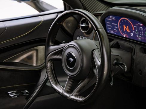 Used 2019 McLaren 720S Performance image 25