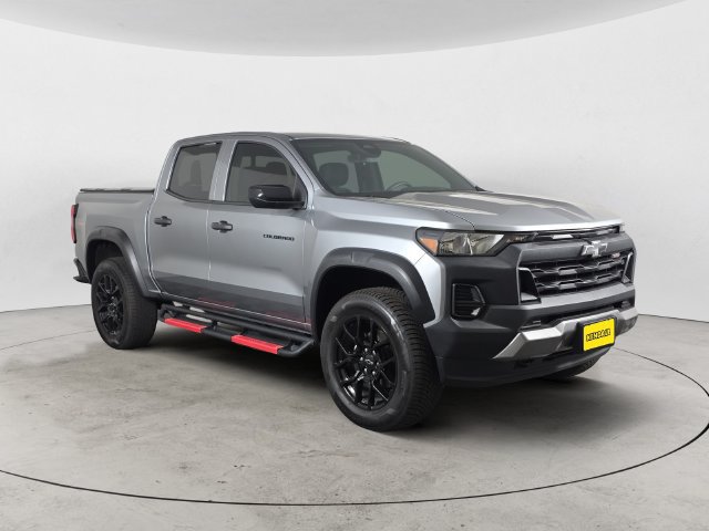 Used 2023 Chevrolet Colorado Trail Boss w/ LPO, Dark Essentials Package AWD/4WD image 3