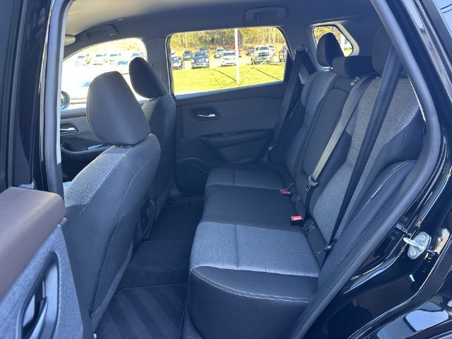Used 2023 Nissan Rogue SV AWD/4WD image 32