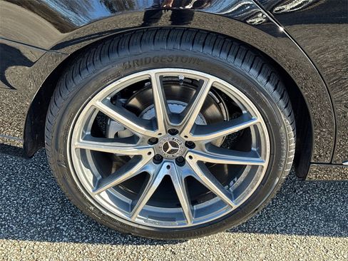 Used 2017 Mercedes-Benz S 550 Sedan image 17