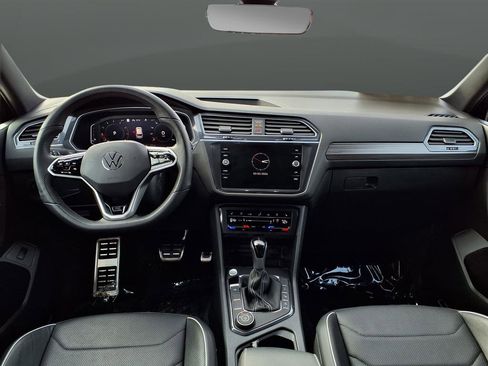 Used 2024 Volkswagen Tiguan SEL R-Line image 17