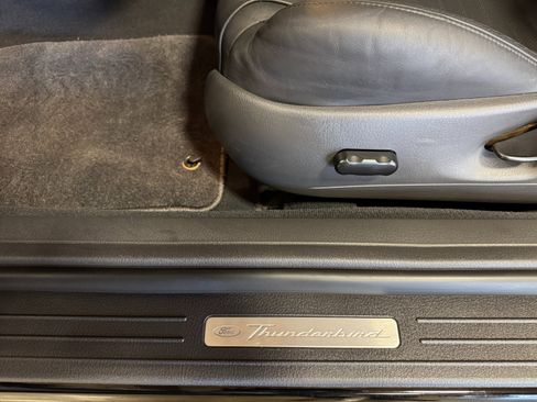 Used 2002 Ford Thunderbird image 26