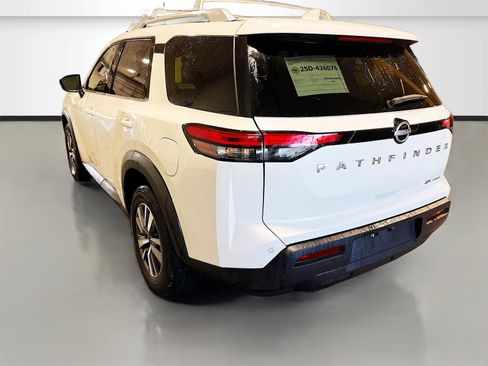 Used 2023 Nissan Pathfinder SL image 5