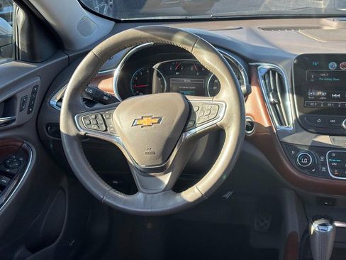 Used 2018 Chevrolet Malibu Premier w/ Premier Sun and Wheel Package image 12