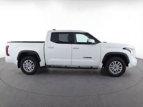 Used 2022 Toyota Tundra SR5 w/ SR5 Premium Package image 8