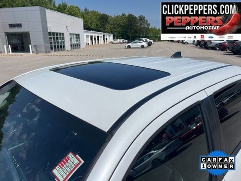 Used 2023 Toyota Tacoma Limited AWD/4WD image 3