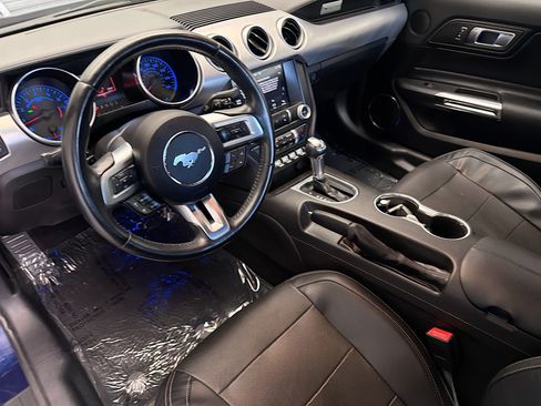 Used 2019 Ford Mustang Premium RWD image 7