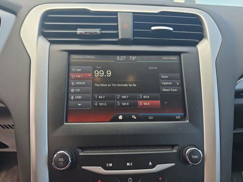 Used 2014 Ford Fusion SE image 21