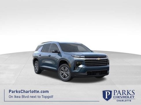 New 2026 Chevrolet Traverse LT image 1