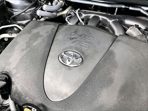 Used 2022 Toyota Highlander XLE image 31