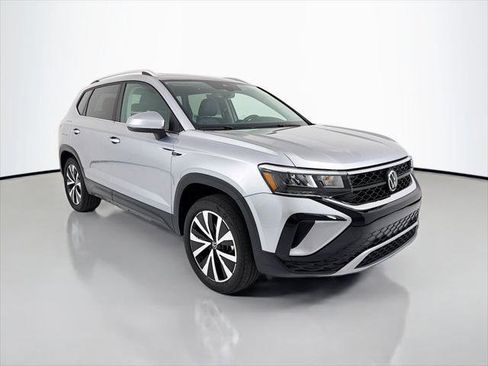 Used 2023 Volkswagen Taos SE w/ Panoramic Sunroof Package AWD/4WD image 1