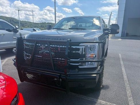 Used 2025 Ford F250 XLT w/ FX4 Off-Road Package AWD/4WD image 3