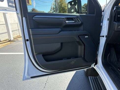 Certified 2025 GMC Sierra 2500 AT4 w/ AT4 Premium Plus Package image 10