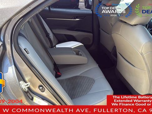 Used 2018 Toyota Camry SE FWD image 7