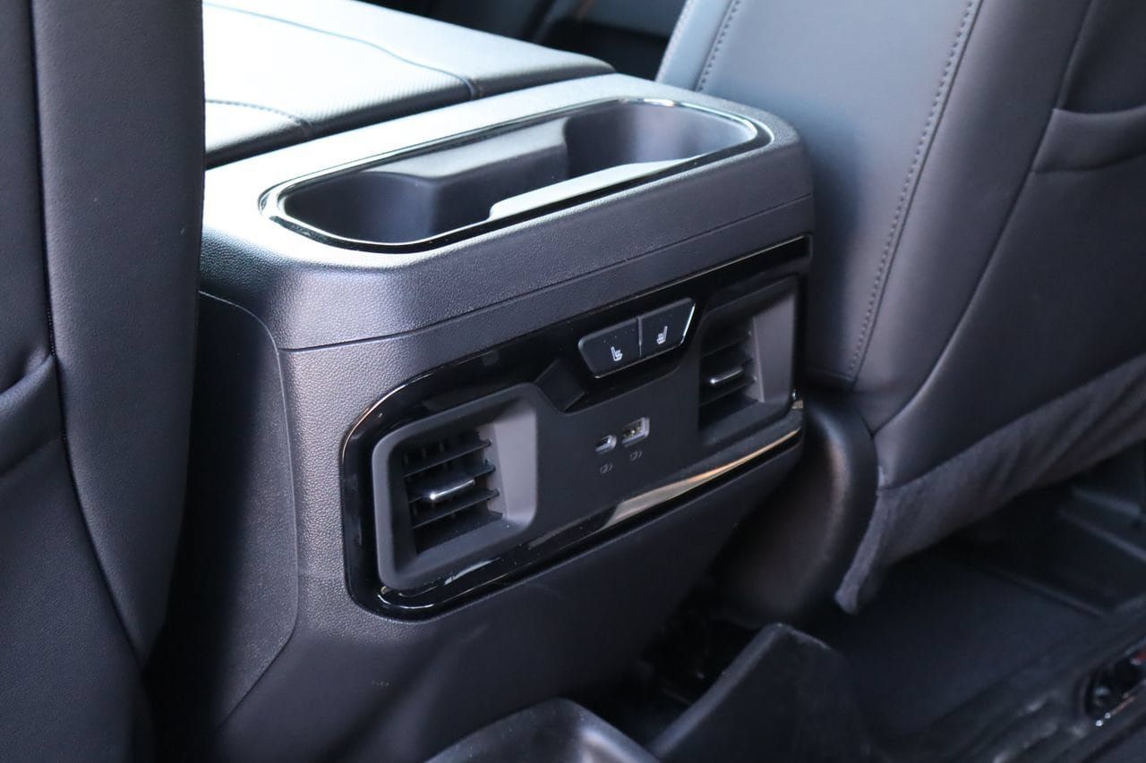 Used 2025 GMC Sierra 1500 AT4 w/ AT4 Premium Package AWD/4WD image 18