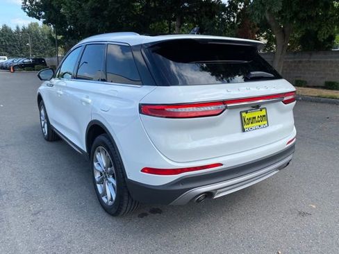 Used 2022 Lincoln Corsair AWD w/ Premium Package image 3