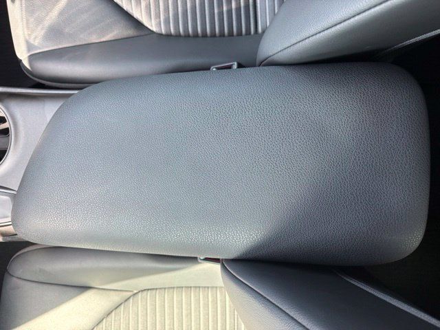 Used 2022 Toyota Camry SE FWD image 25