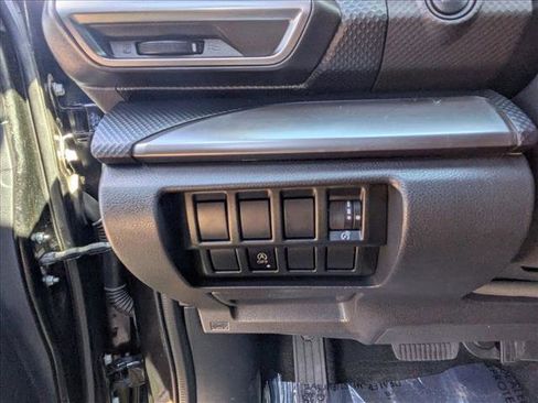 Used 2019 Subaru Forester Premium AWD/4WD image 20
