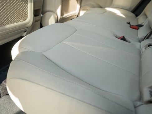 Used 2022 Mercedes-Benz GLB 250 4MATIC image 33