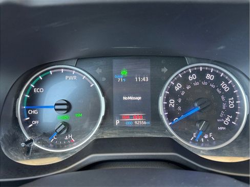 Used 2021 Toyota RAV4 XLE w/ XLE Grade Weather Package AWD/4WD image 15