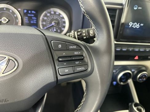 Used 2021 Hyundai Venue image 16