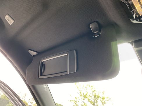 Used 2025 BMW 740i xDrive w/ Premium Package image 43